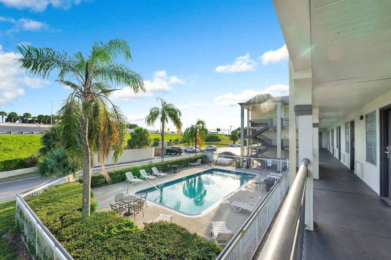 Super 8 By Wyndham Orlando Near Florida Mall Williamsburg United States