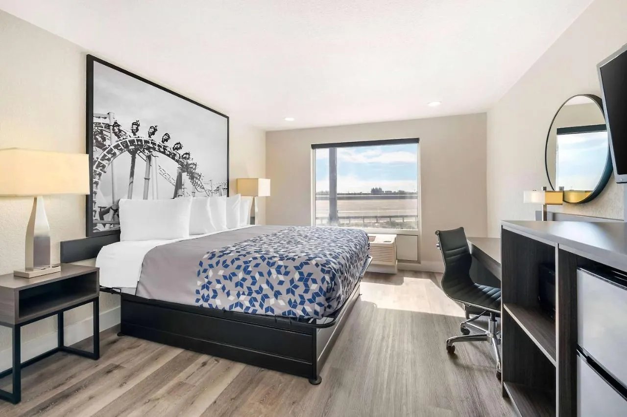 Super 8 By Wyndham Orlando Near Florida Mall Williamsburg Hotel