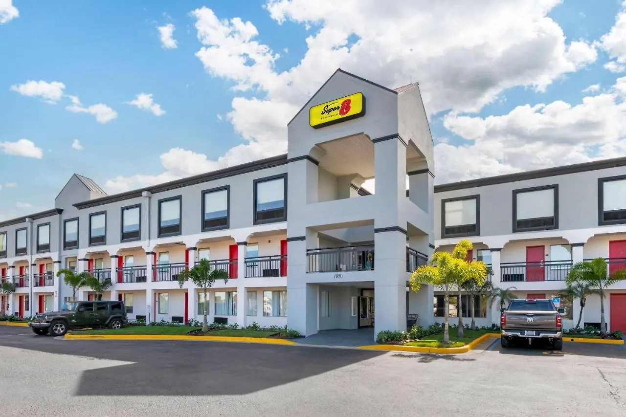 Super 8 By Wyndham Orlando Near Florida Mall Williamsburg 2*,  United States