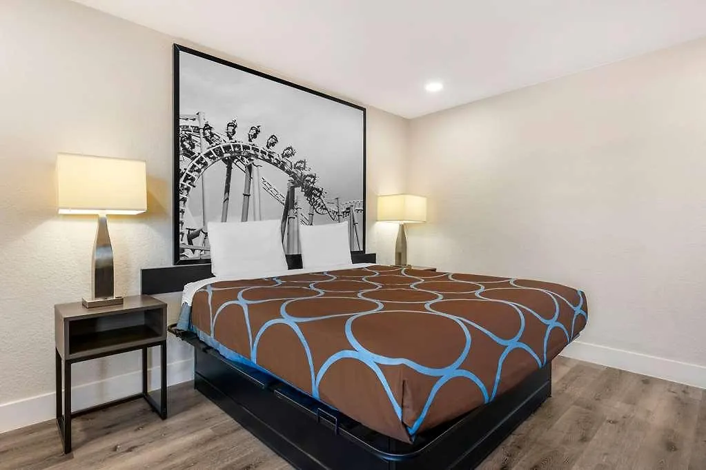 Super 8 By Wyndham Orlando Near Florida Mall Williamsburg 2*,  United States