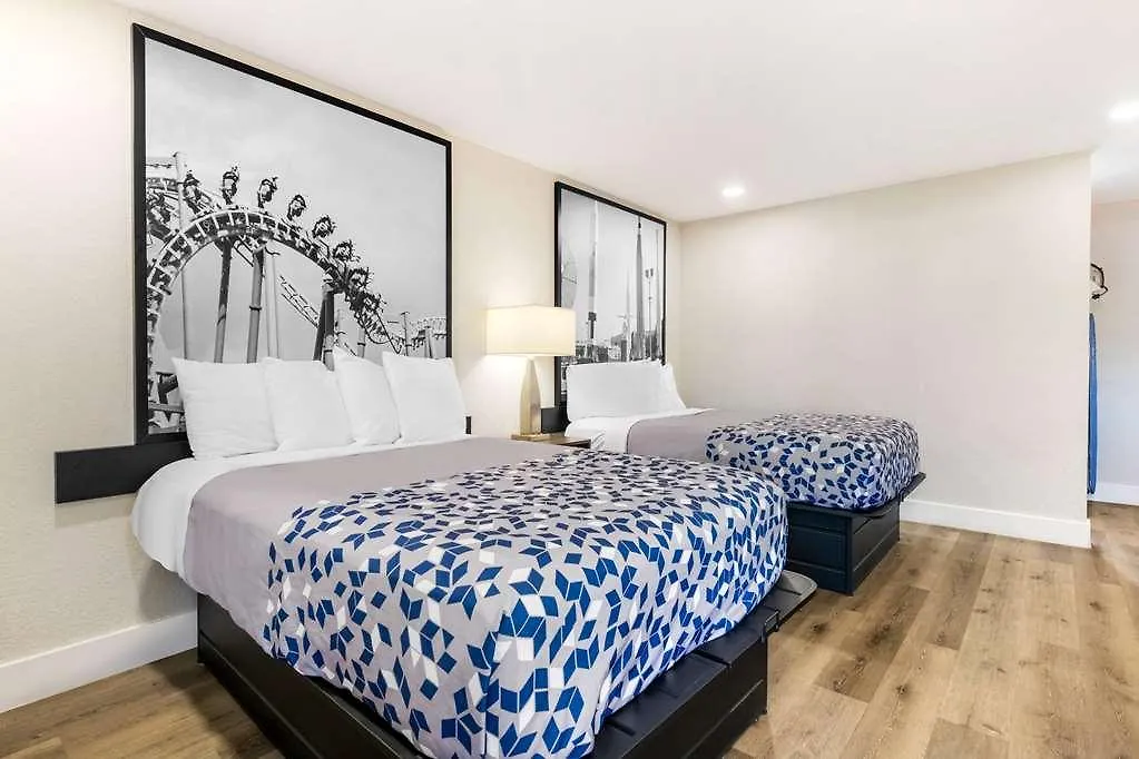 Super 8 By Wyndham Orlando Near Florida Mall Williamsburg Hotel